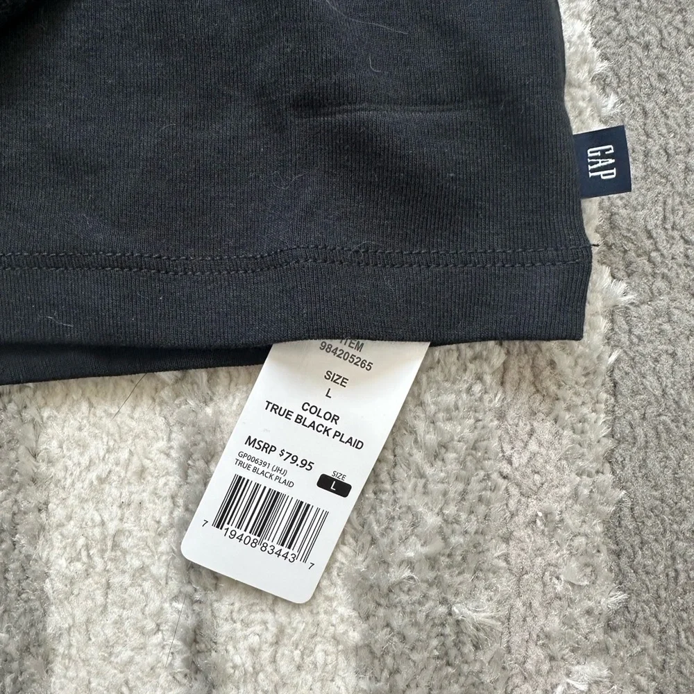 GAP women’s true Black V-Neck long sleeve Shirt size large - Picture 3 of 6
